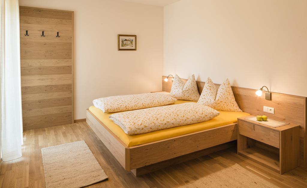Apartamento Beim Dorner Scena Habitación foto